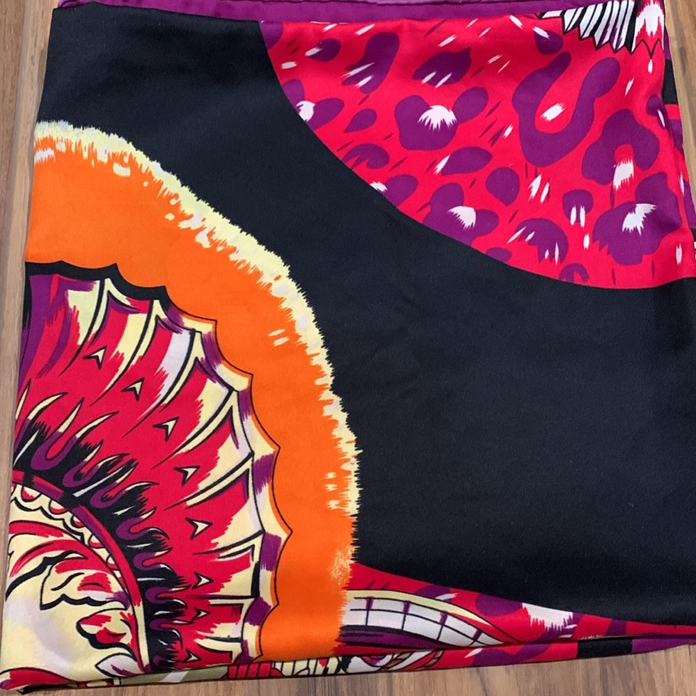 Enormous Vintage Hermes look silk leopard print and hat design scarf 52 x 51” - Picture 7 of 7